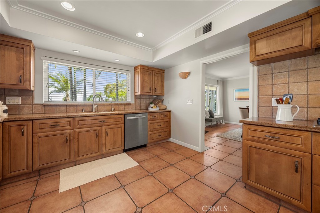 907 Harmony Lane