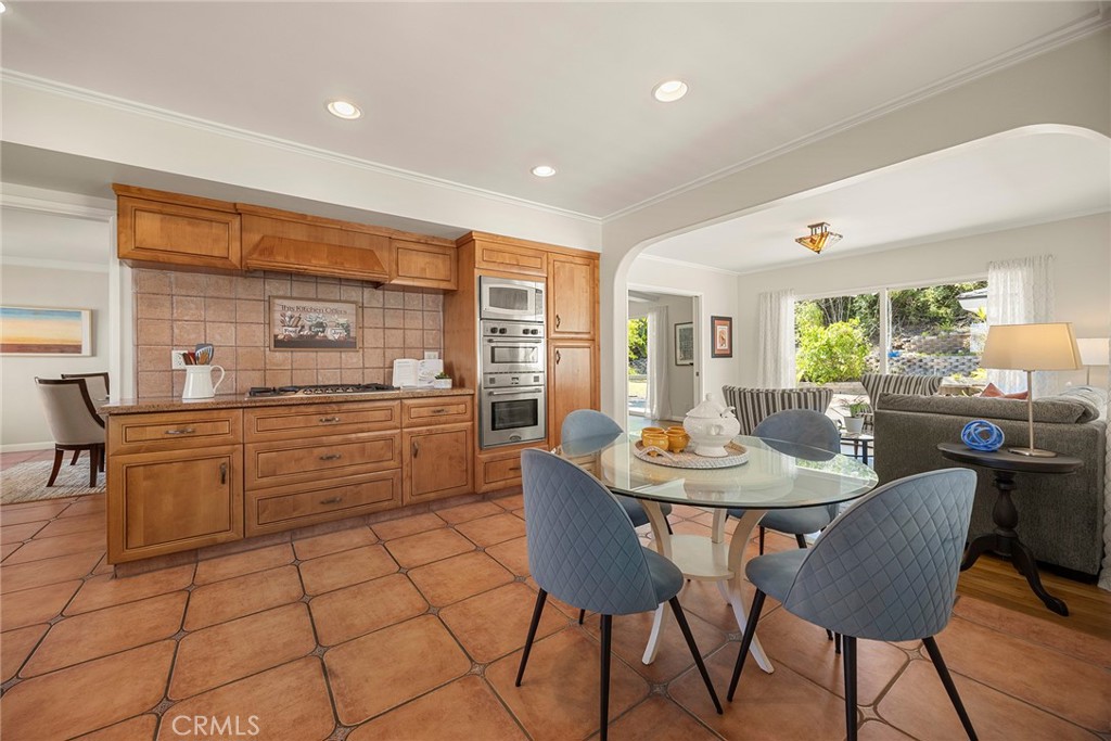 907 Harmony Lane