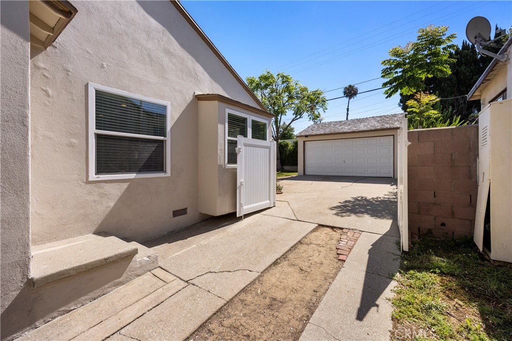 4558 Pasadena Avenue