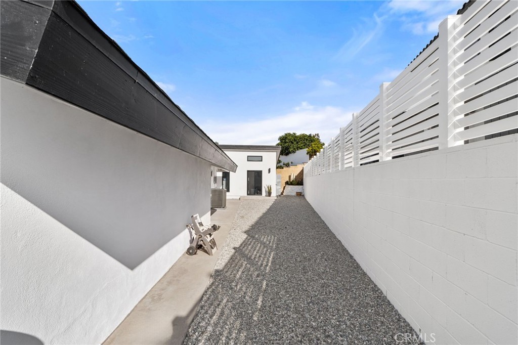 8601 Links Road