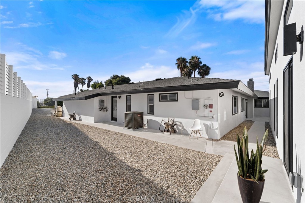 8601 Links Road