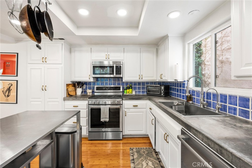1768 Glendon Ave 4
