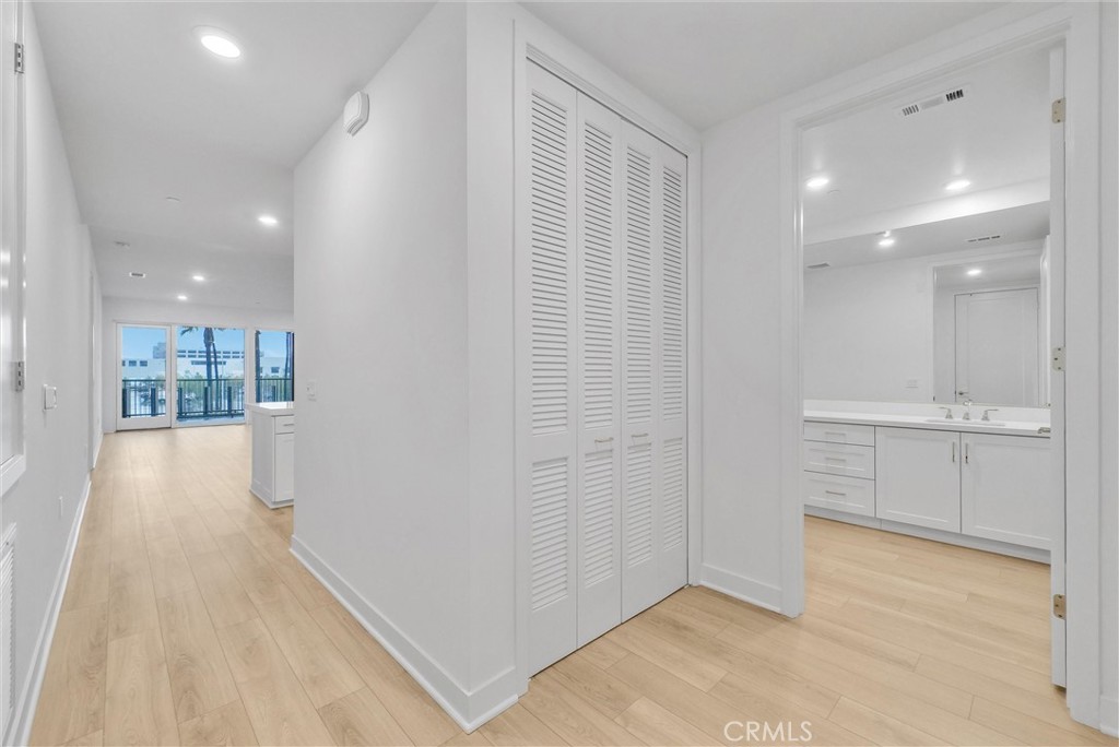 2205 Rivington