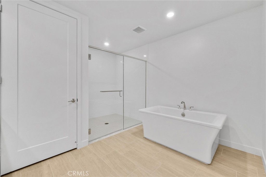 2205 Rivington