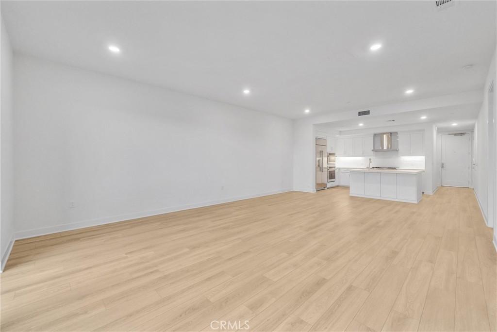 2205 Rivington