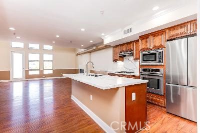 596 S Brea Boulevard LOFT
