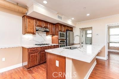 596 S Brea Boulevard LOFT