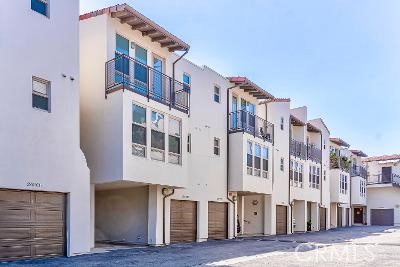 596 S Brea Boulevard LOFT
