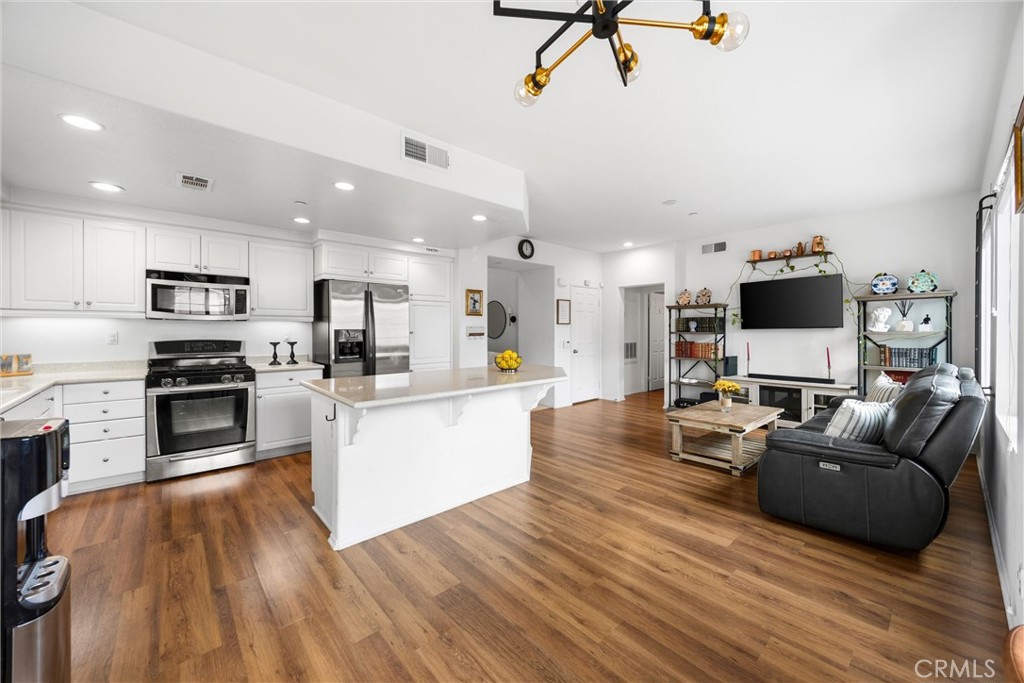 15908 Fountain Lane