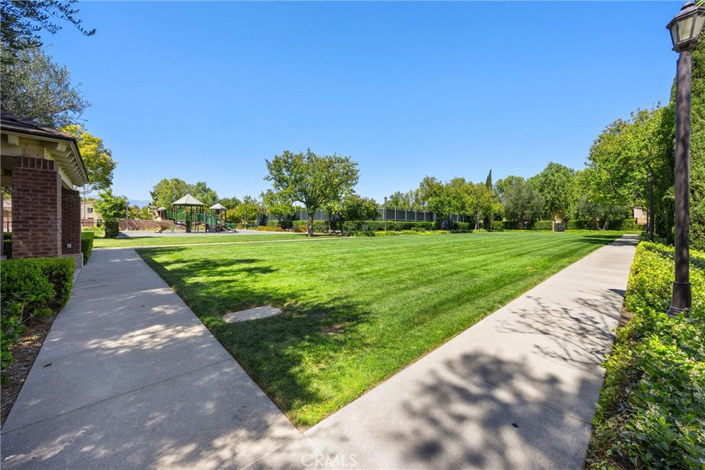 15908 Fountain Lane