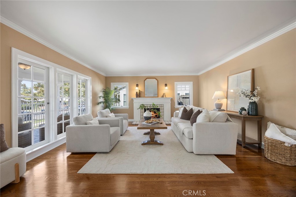 229 W Brookdale Place