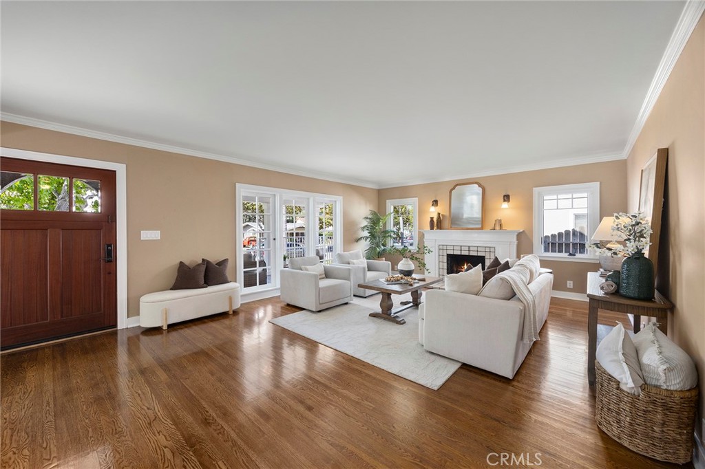 229 W Brookdale Place