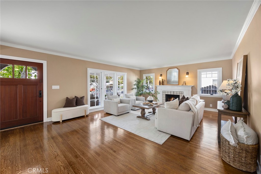 229 W Brookdale Place