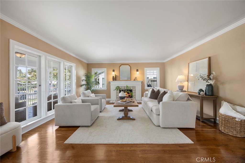 229 W Brookdale Place