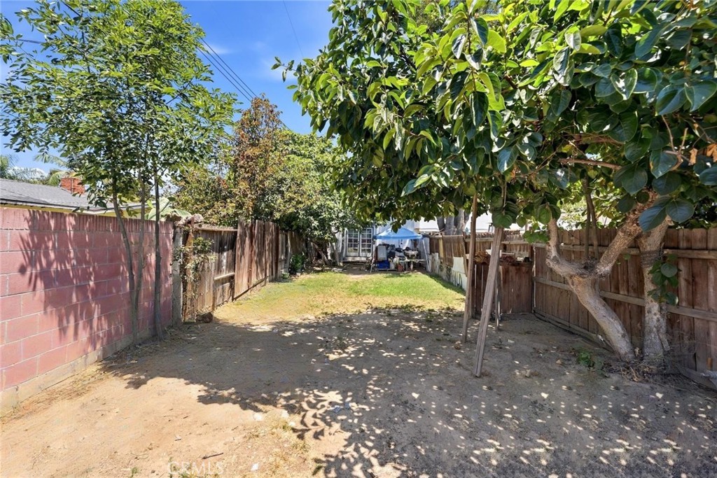 1514 E 4th