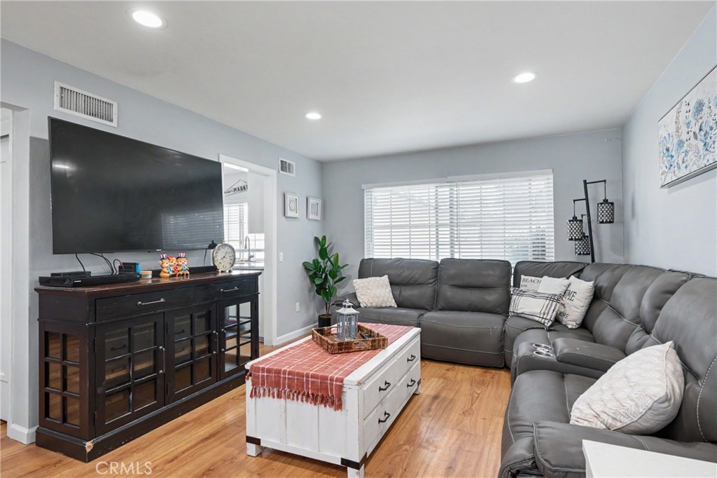 640 W Imperial