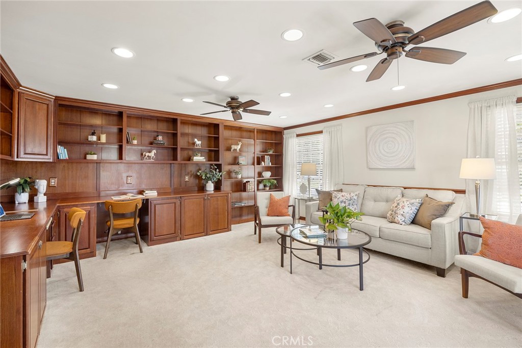 1104 Cerritos