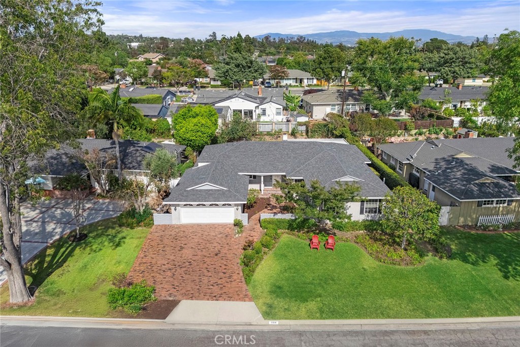 1104 Cerritos