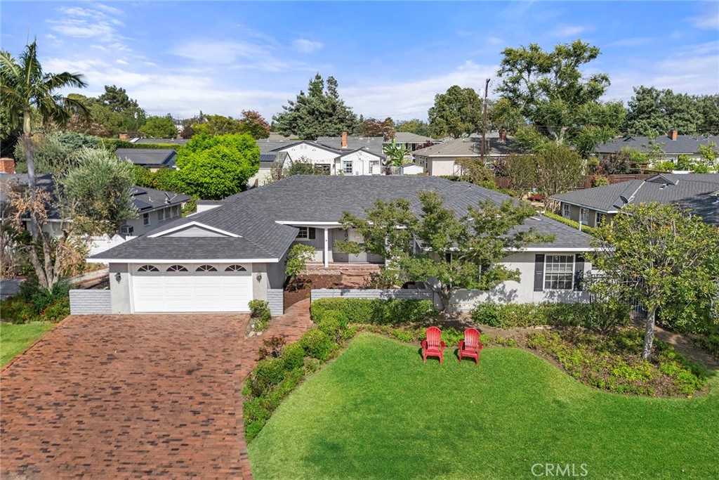 1104 Cerritos