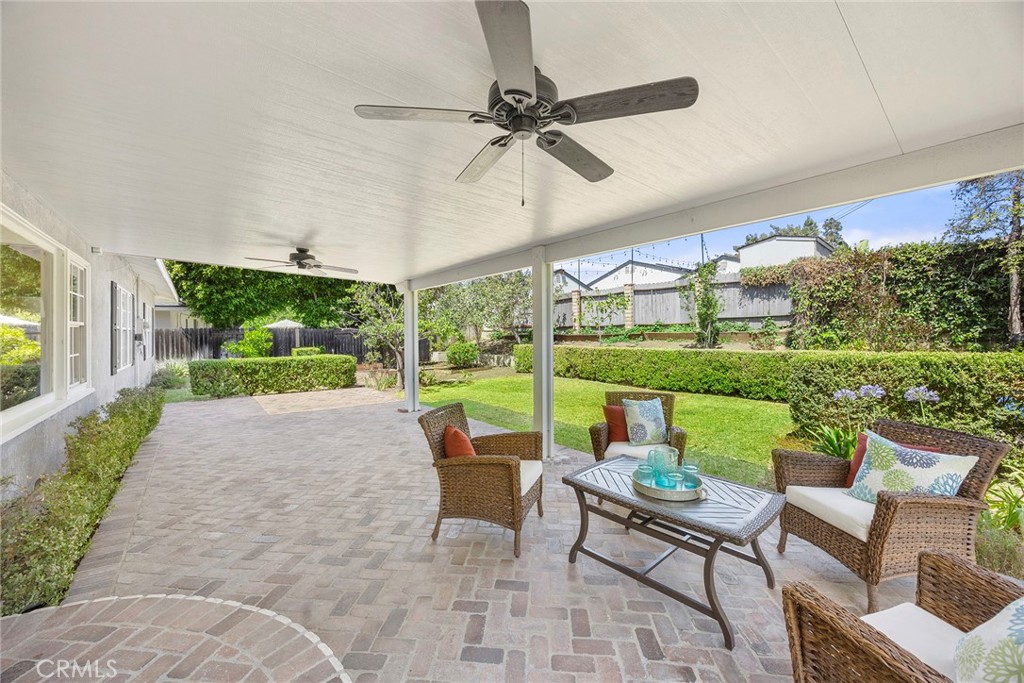 1104 Cerritos