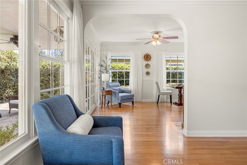 1104 Cerritos