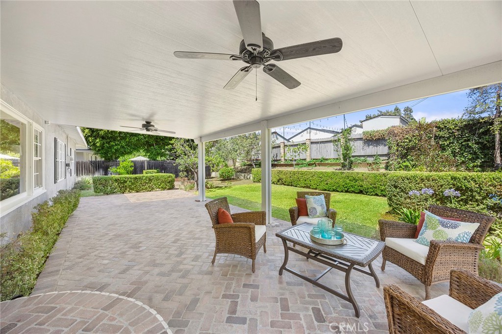 1104 Cerritos