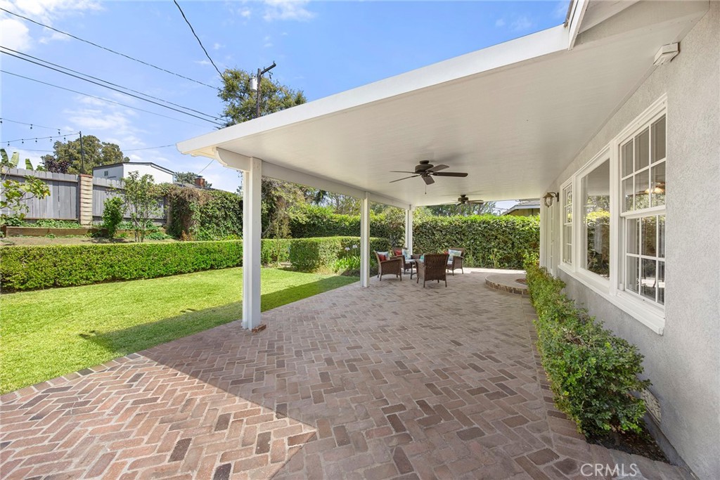 1104 Cerritos