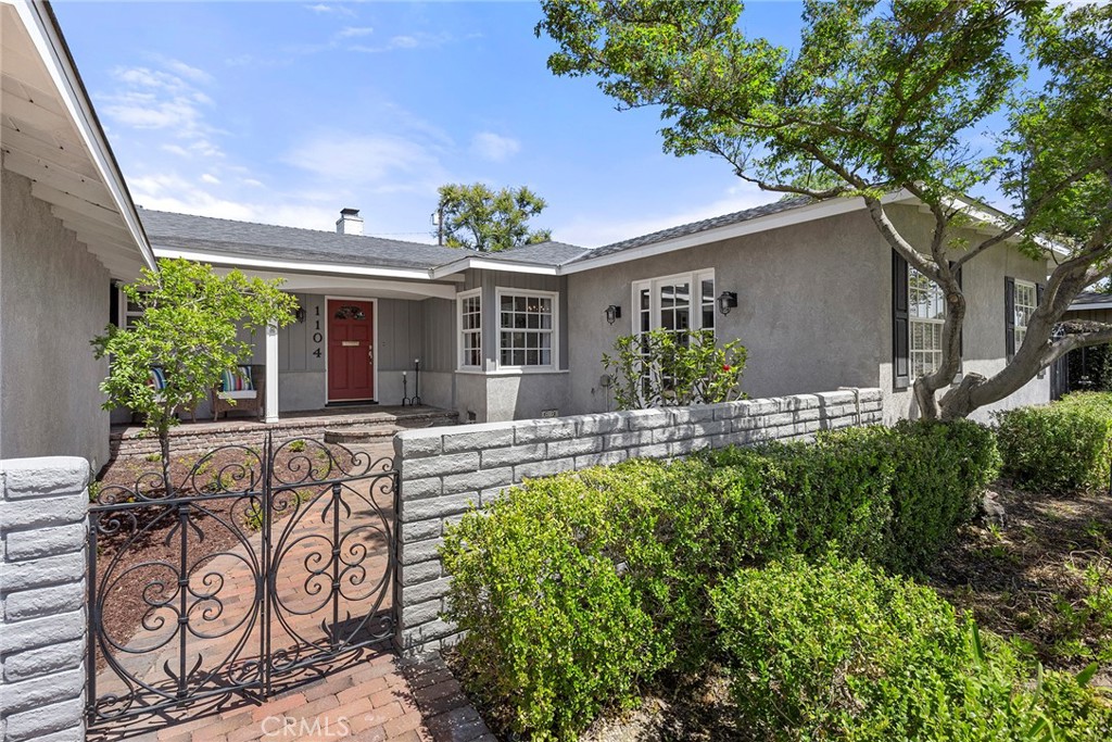 1104 Cerritos