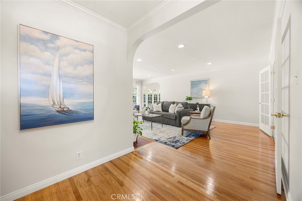1104 Cerritos