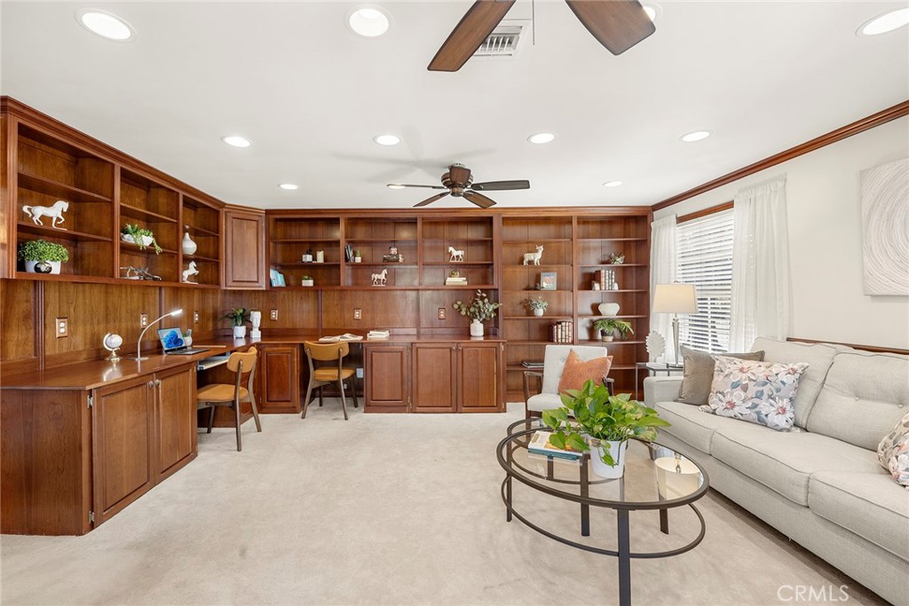 1104 Cerritos