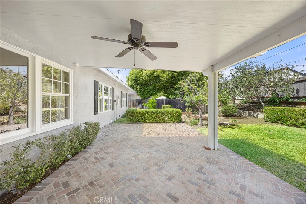 1104 Cerritos