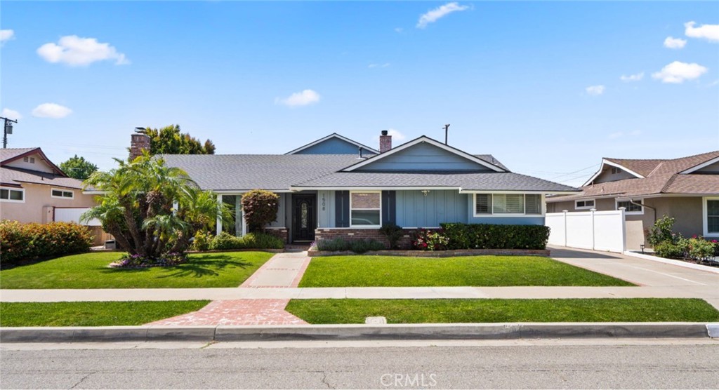 1508 E Candlewood Avenue