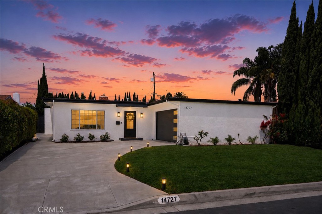 14727 Costa Mesa