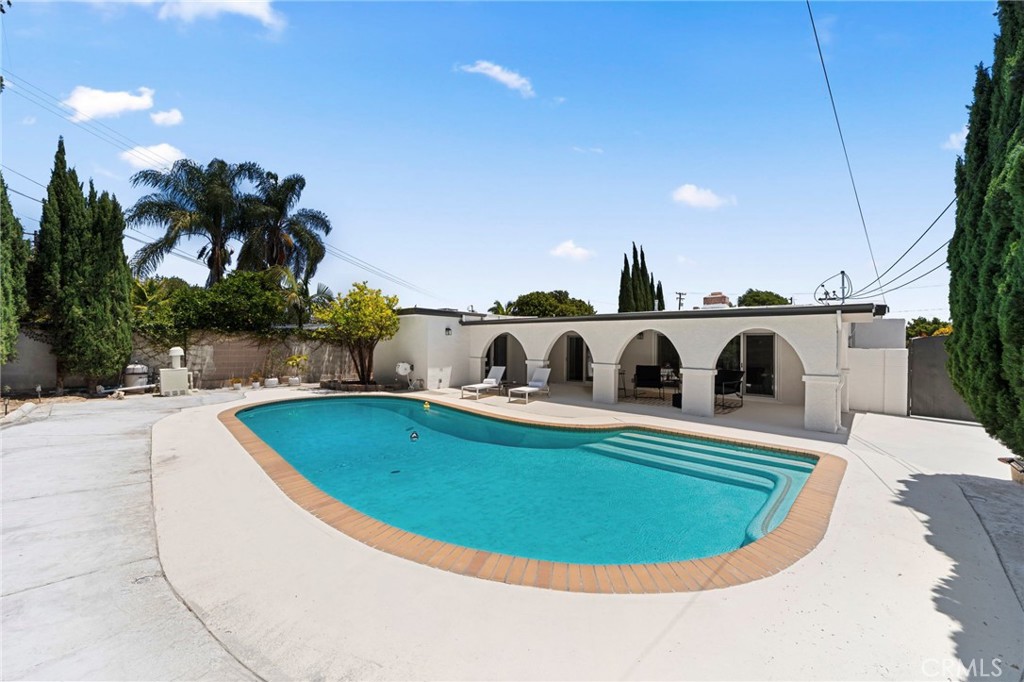 14727 Costa Mesa