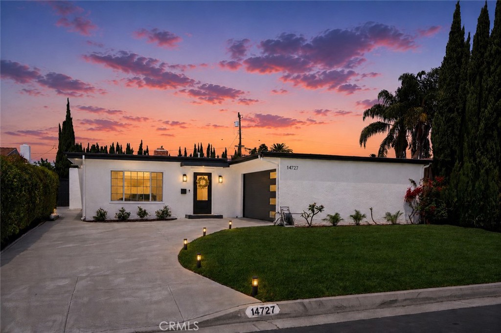 14727 Costa Mesa