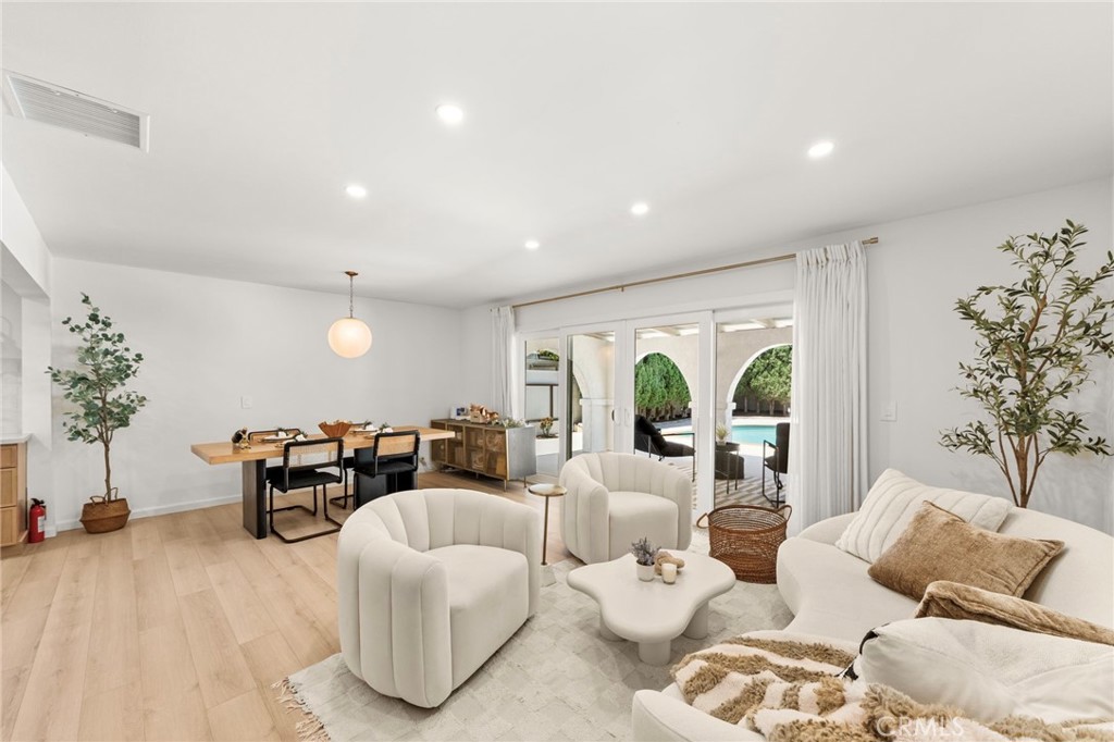 14727 Costa Mesa