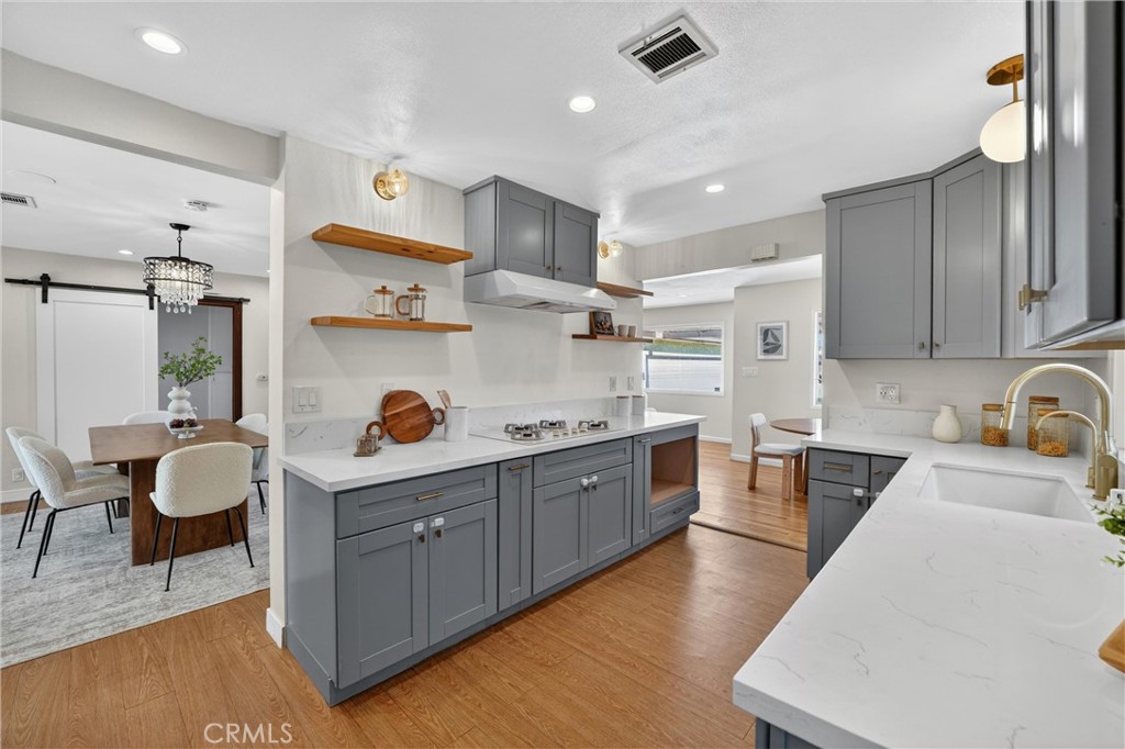 7926 Adams