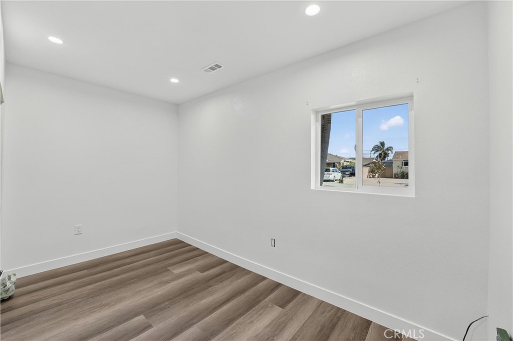 7926 Adams