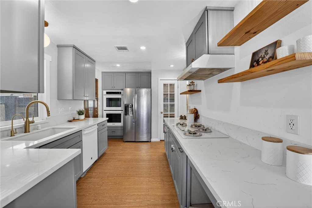 7926 Adams