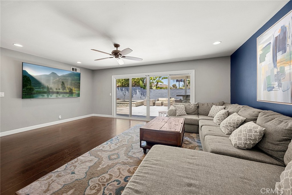 1260 N Sacramento