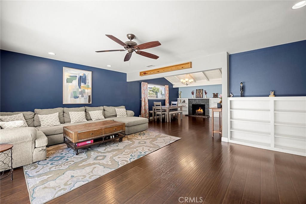1260 N Sacramento