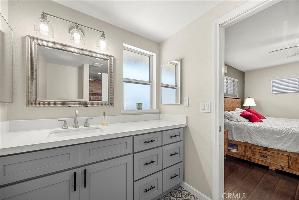 1260 N Sacramento