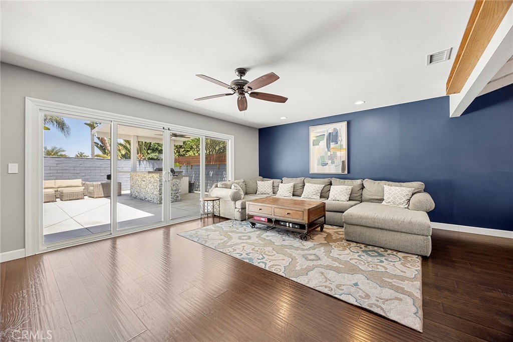 1260 N Sacramento