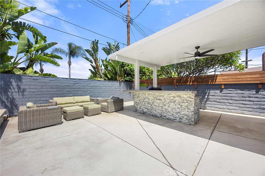 1260 N Sacramento
