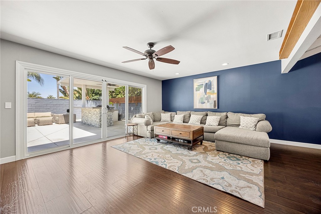 1260 N Sacramento