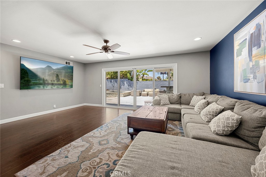 1260 N Sacramento