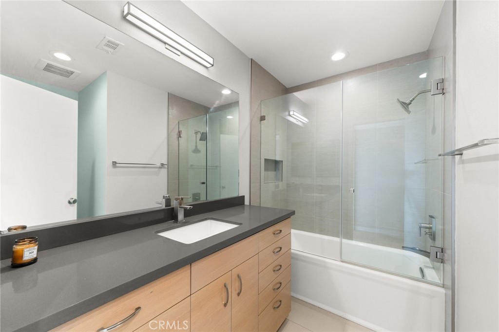 5317 Vista Del Mar