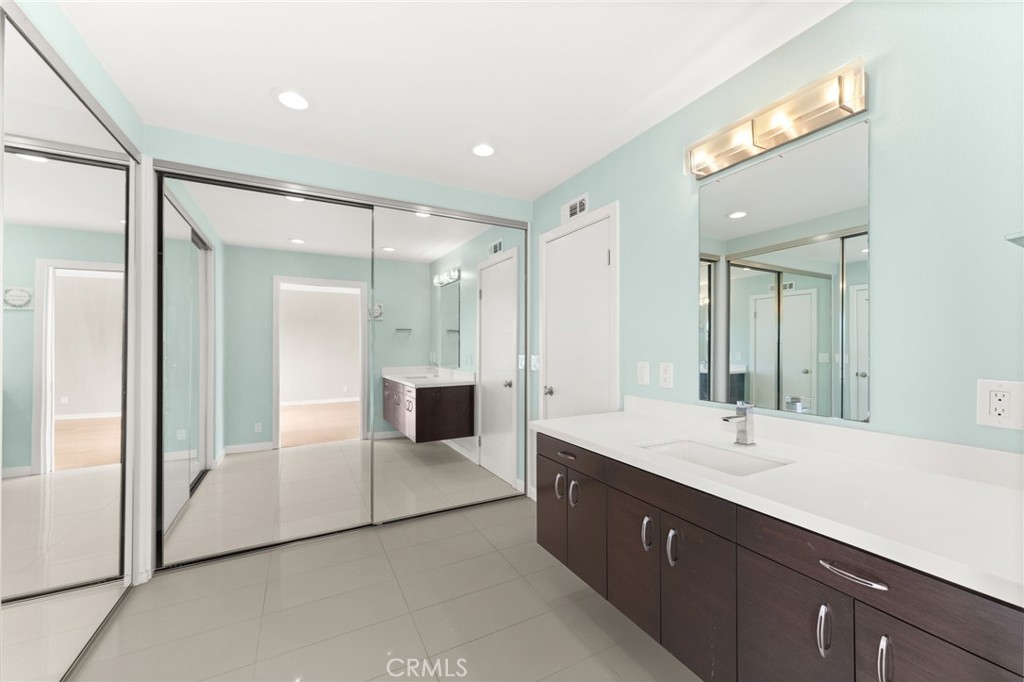 5317 Vista Del Mar
