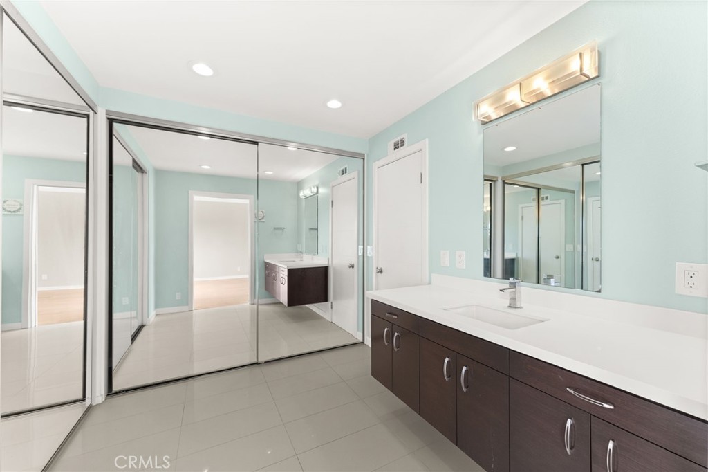 5317 Vista Del Mar
