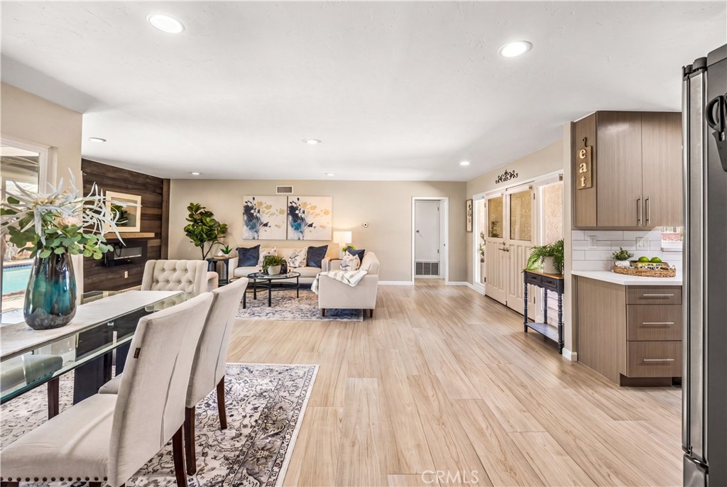 1736 Evergreen